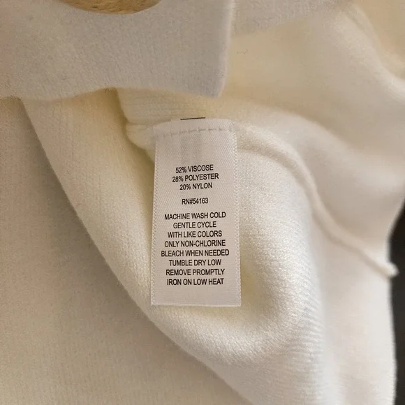 Marc New York Ladies Ivory Classic Cardigan Sweater With Gold Buttons - NWT - Picture 12 of 13